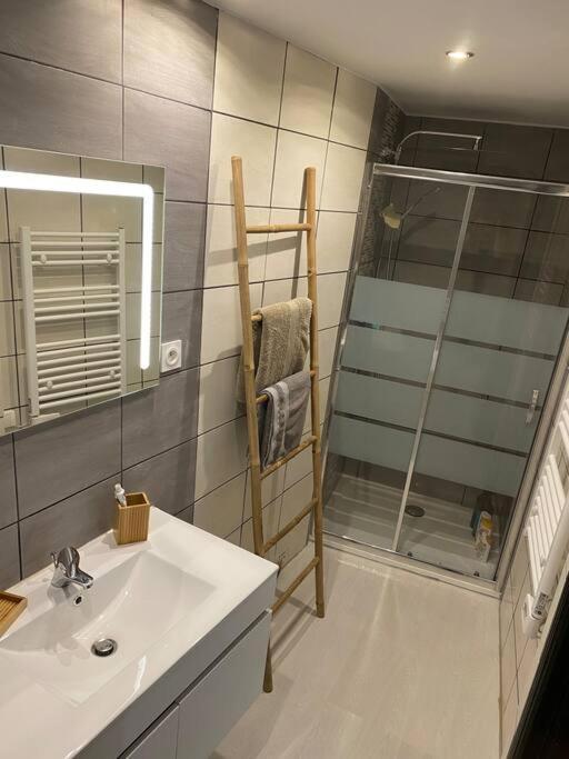 Gite De Tom Et Mag Classe 3 * Clevacances Villa Pontgibaud Bagian luar foto